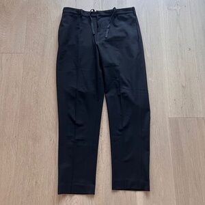 Uniqlo Smart Ankle Pants (Black, Medium)